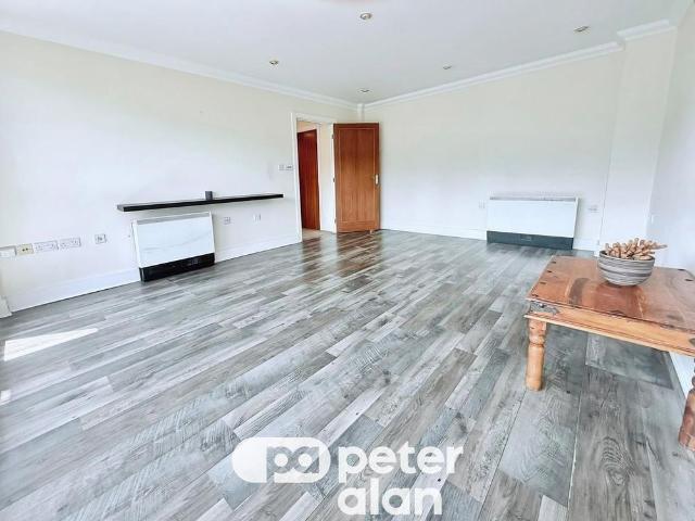 Apartment for rent in Penarth Marina, Penarth