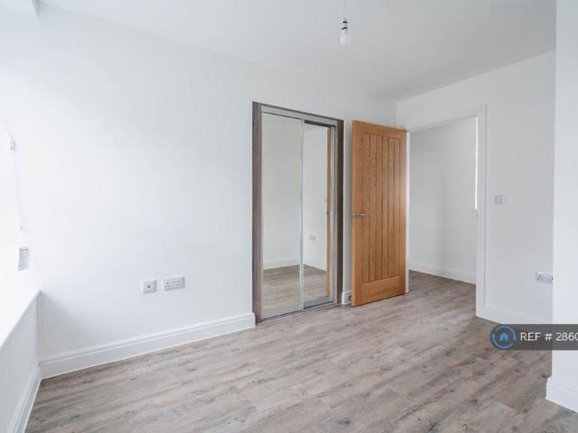 Apartment for rent in Flexbury, Cornwall