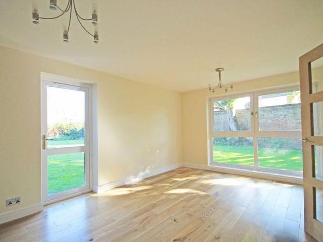 Apartment for rent in London Borough of Richmond upon Thames, Greater London