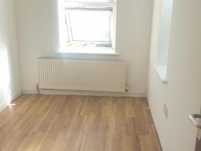 Apartment for rent in Long Lee, West Yorkshire
