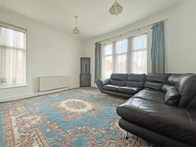 Apartment for rent in Mortlake, Greater London