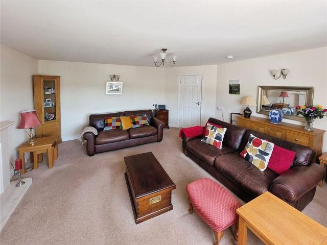 Apartment for rent in Kirklees, Bury