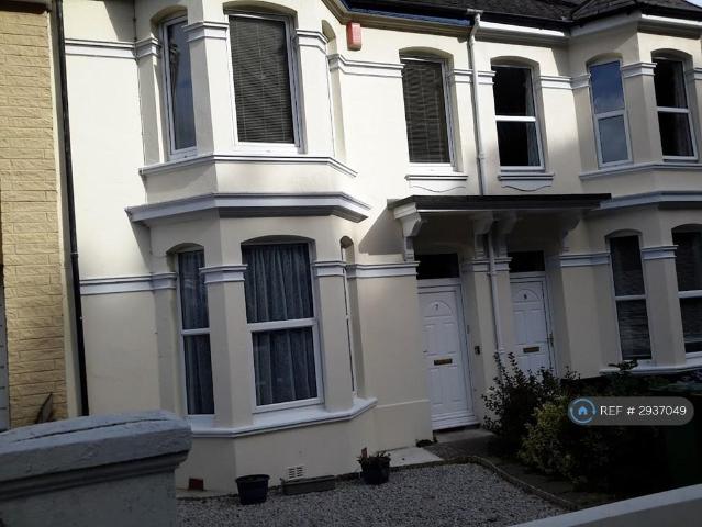 Flat for rent in Lower Compton, Mount Wise