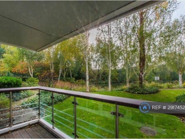 Flat for rent in Eden Park, Greater London