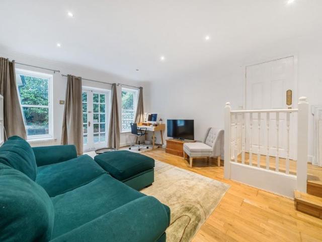 Apartment for rent in Broadwater Down, Sandown Park