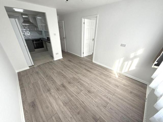 Apartment for rent in Hainault, Greater London