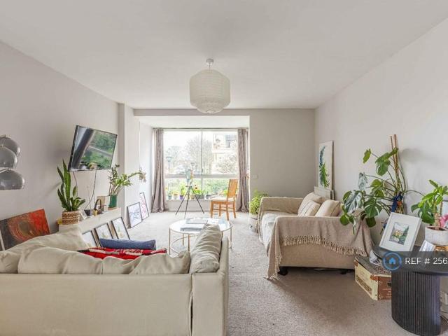 Flat for rent in Battersea, Greater London