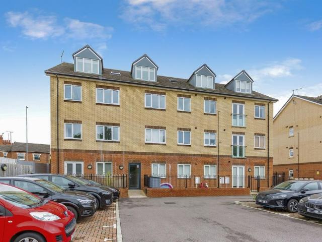 Flat for rent in Semilong, Northampton