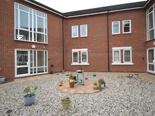 Flat for rent in Colwich, Baswich