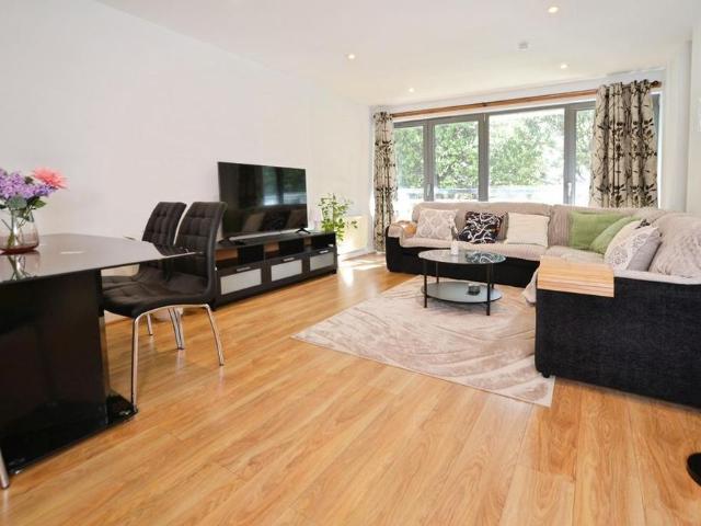 Apartment for rent in Newhaven, Leith
