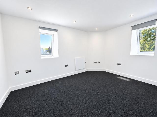 Apartment for rent in Farnborough Park, Greater London