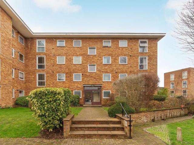 Flat for rent in Wallington, Greater London