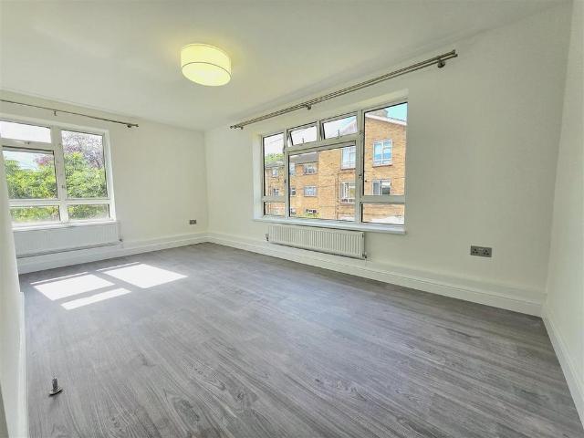 Apartment for rent in Denham