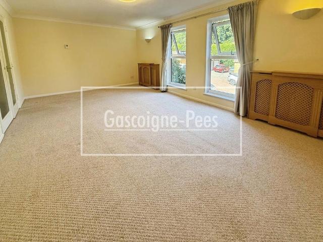 Apartment for rent in Holloway Hill, Fole
