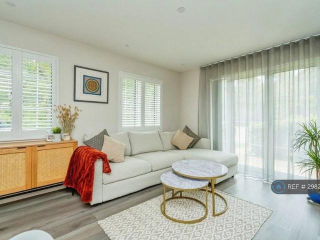 Apartment for rent in Sheerwater, Woking