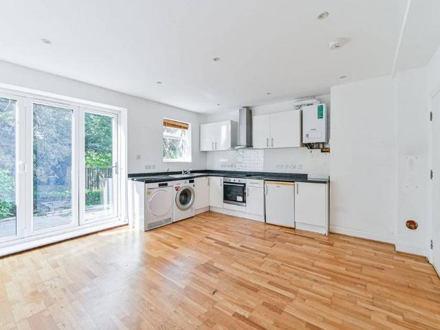 Flat for rent in Streatham, Isle Of Man