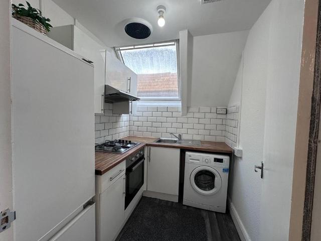 Flat for rent in Plasnewydd, Falcon Lodge