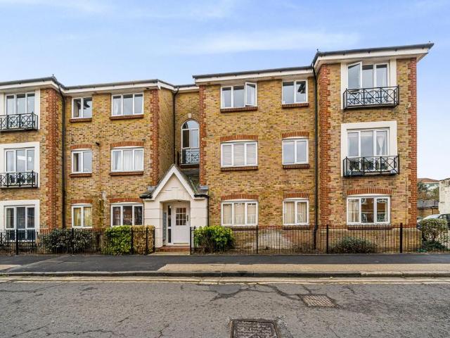 Flat for rent in Norbiton, Greater London