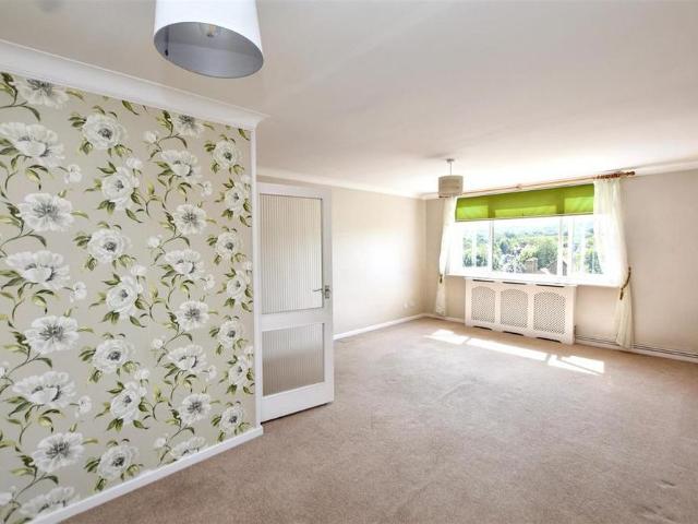 Apartment for rent in Upperton, Eastbourne