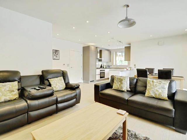 Flat for rent in London Borough of Hounslow, Greater London