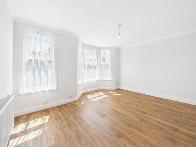Apartment for rent in Leyton, Greater London