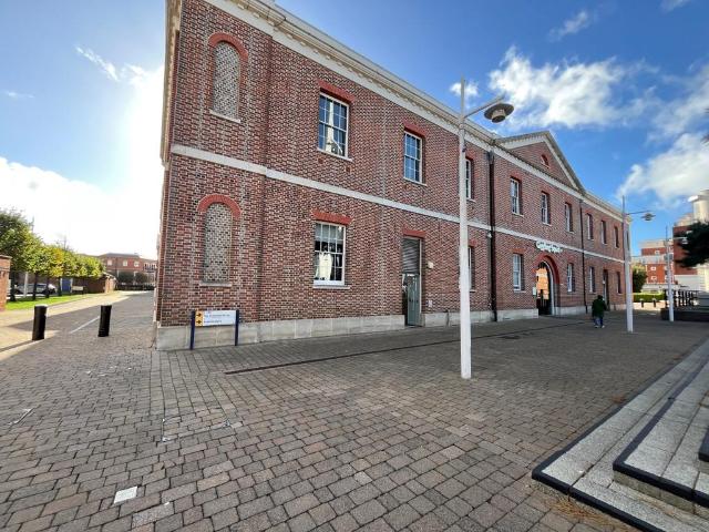 Flat for rent in Portsea, City Of Portsmouth
