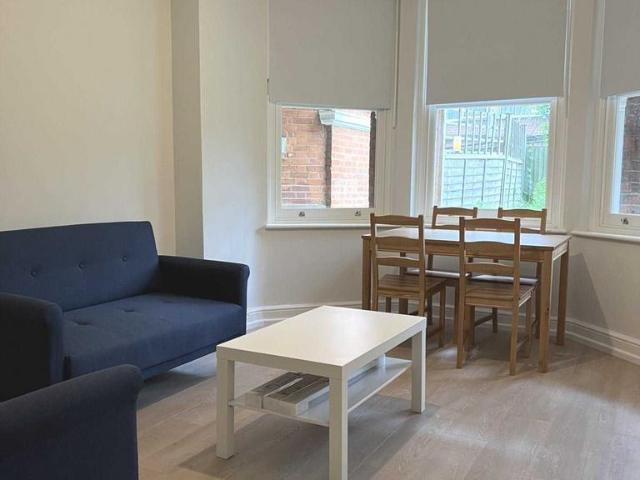Flat for rent in Shepherd's Bush, Greater London