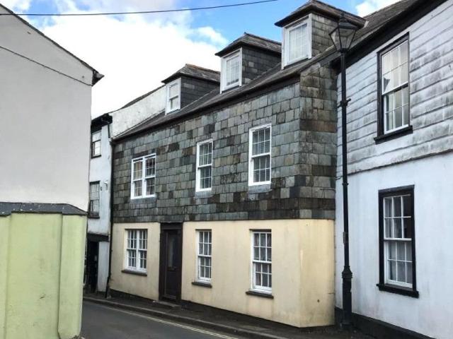 Flat for rent in Gluvian, St. Columb Major