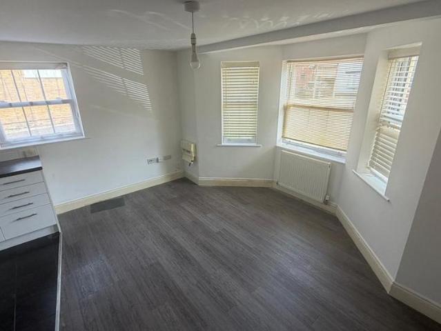 Apartment for rent in Gidea Park, Greater London