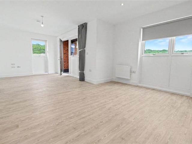 Apartment for rent in Castle Hill, Monks Orchard