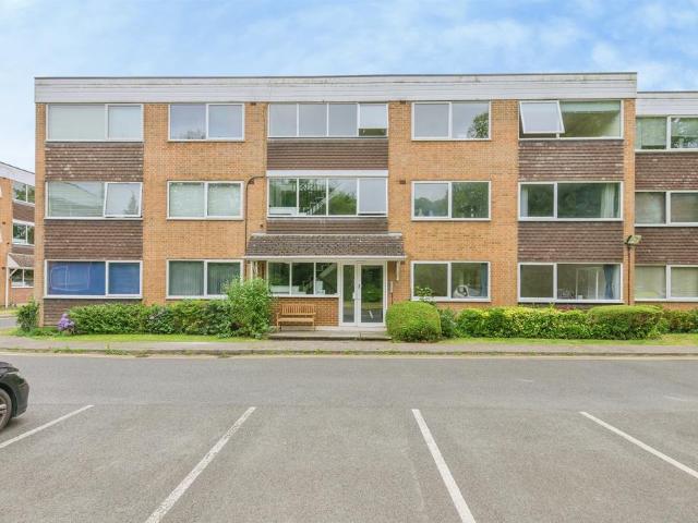 Flat for rent in Four Oaks, West Midlands
