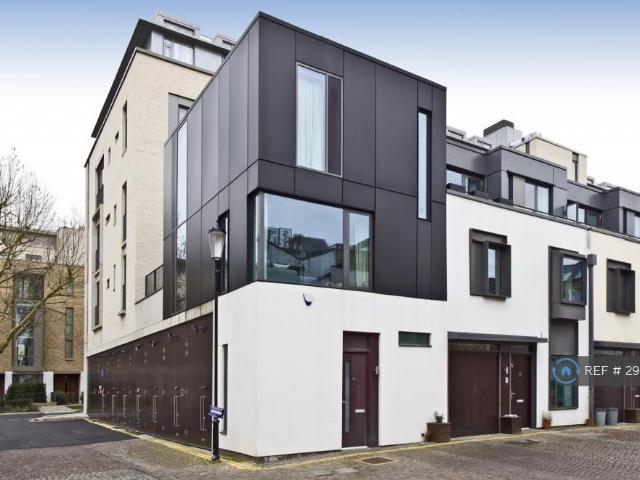 Flat for rent in North Kensington, Greater London