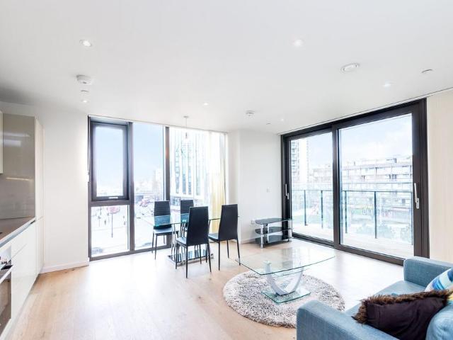 Flat for rent in Elephant and Castle, Greater London