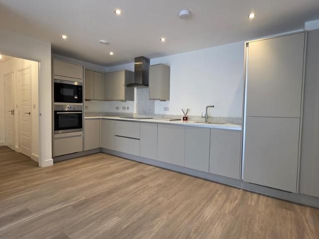 Flat for rent in Monks Orchard, Kent
