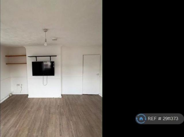 Apartment for rent in Collier Row, Greater London