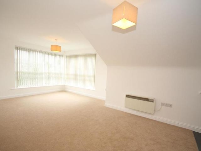 Apartment for rent in Woking, Surrey