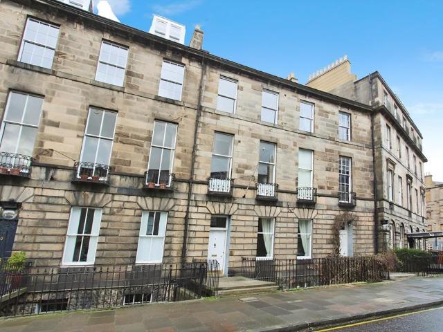 Flat for rent in New Town, Scotland