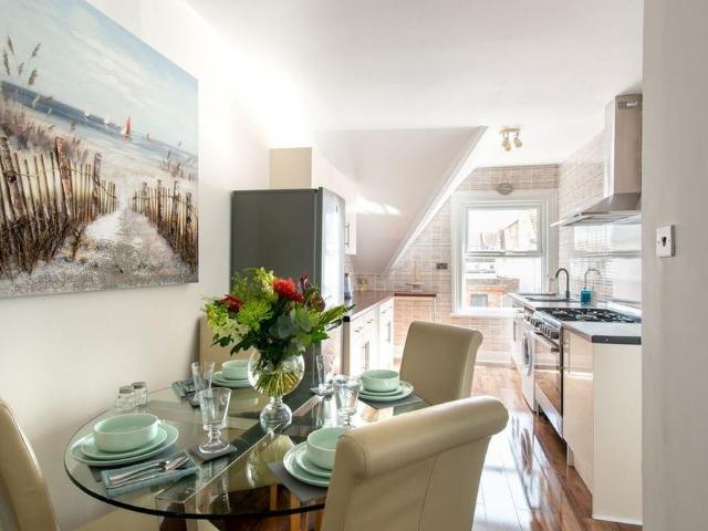 Apartment for rent in Central, Heathlands