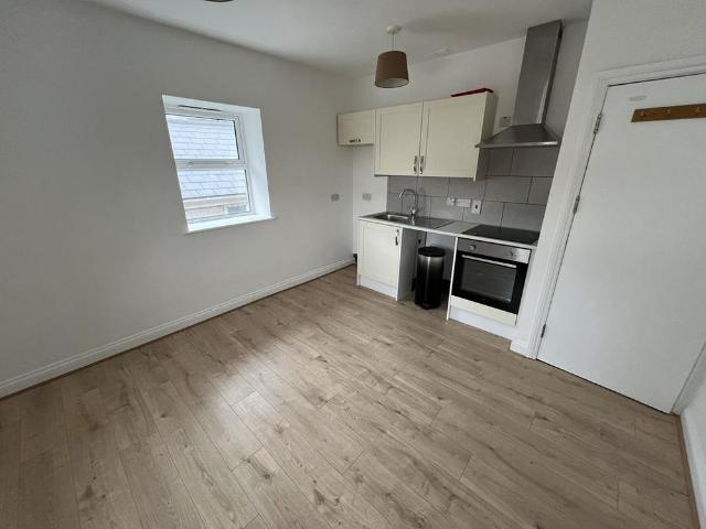 Apartment for rent in Carmarthen, Wales