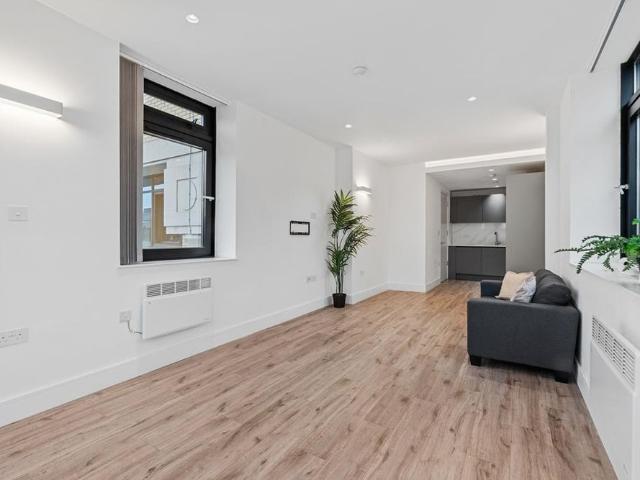 Apartment for rent in London Borough of Hounslow, Spring Grove