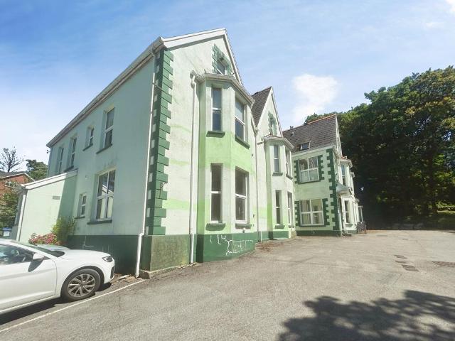 Flat for rent in Cimla, Briton Ferry