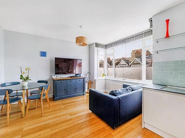 Apartment for rent in London Borough of Ealing, Greater London