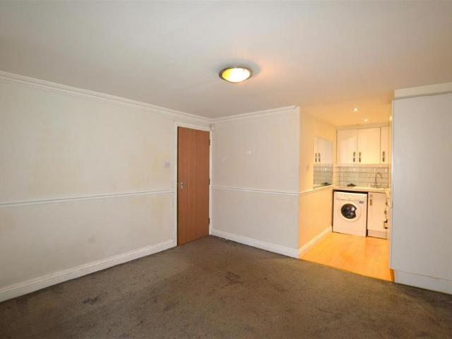 Apartment for rent in Slough