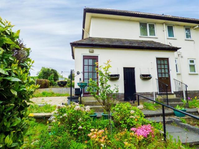 Flat for rent in Cottingley, West Yorkshire