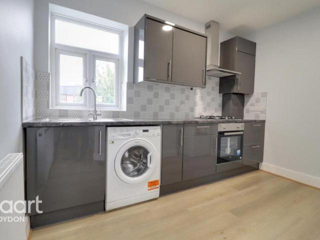 Flat for rent in London Borough of Croydon, Greater London