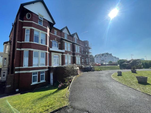 Flat for rent in Meols Cop, Southport
