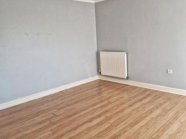 Apartment for rent in Lilford, Wigan