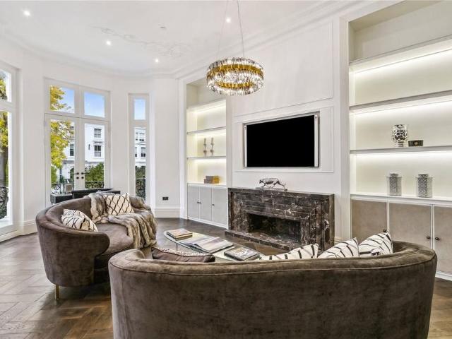 Apartment for rent in Kensington, Greater London