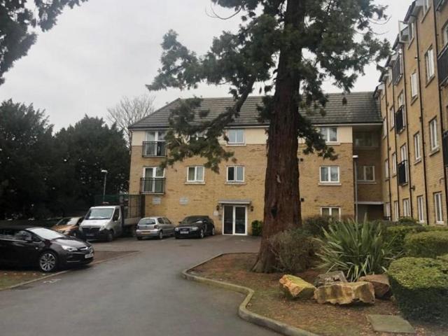 Flat for rent in Ickenham, Greater London