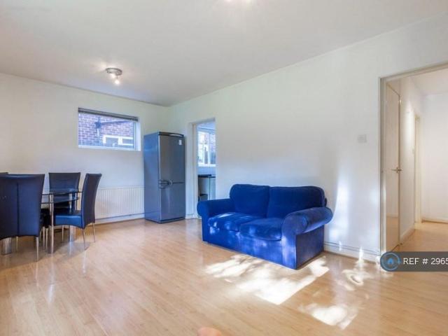 Apartment for rent in Carshalton Beeches, Greater London